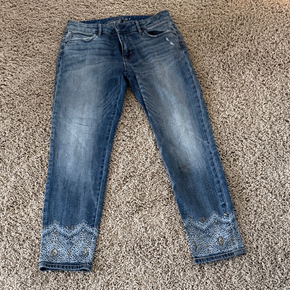Elegant Blue Women's Cropped Jeans with Embellishment